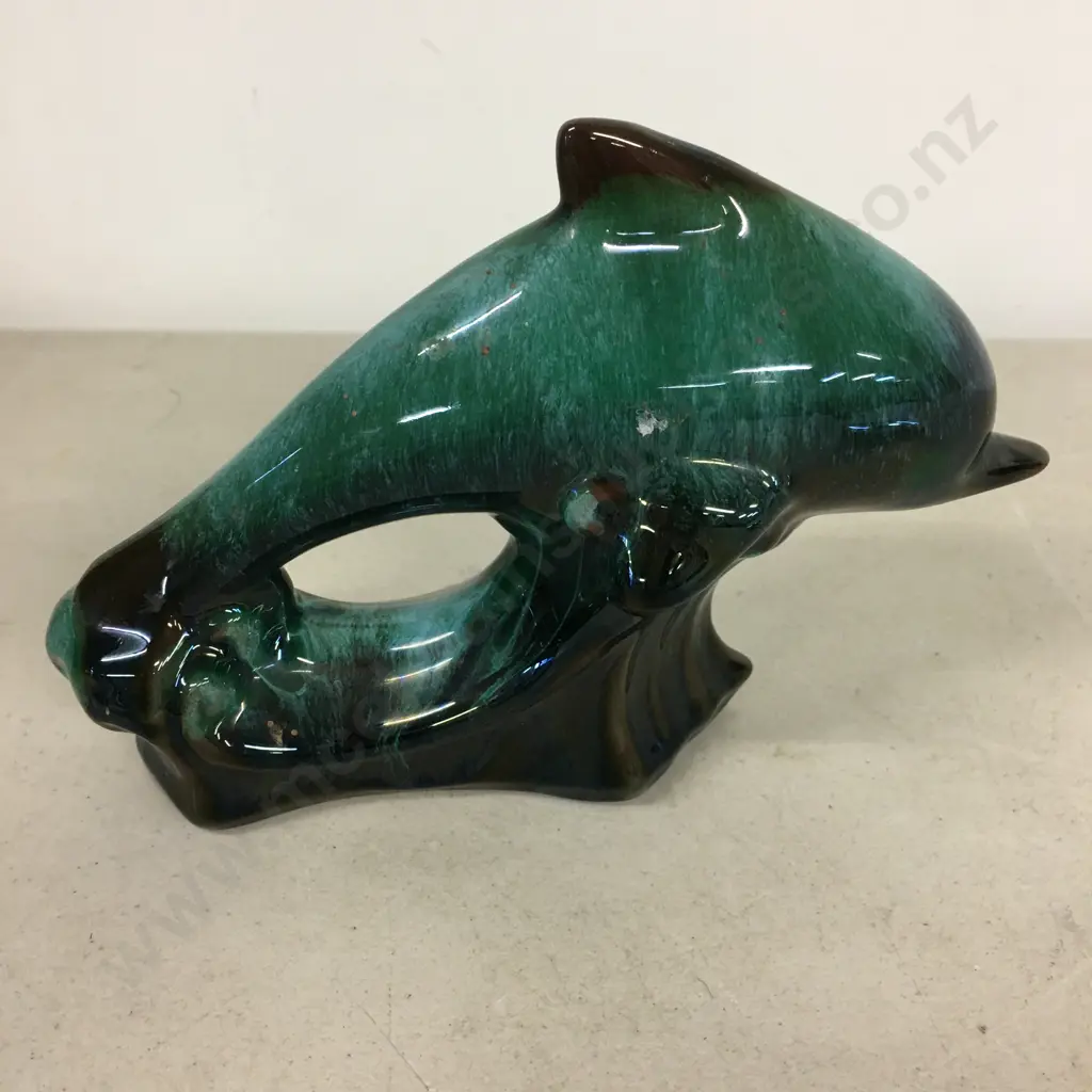 Blue Mountain Pottery Dolphin Figurine L17cm, H12cm. Image 1++